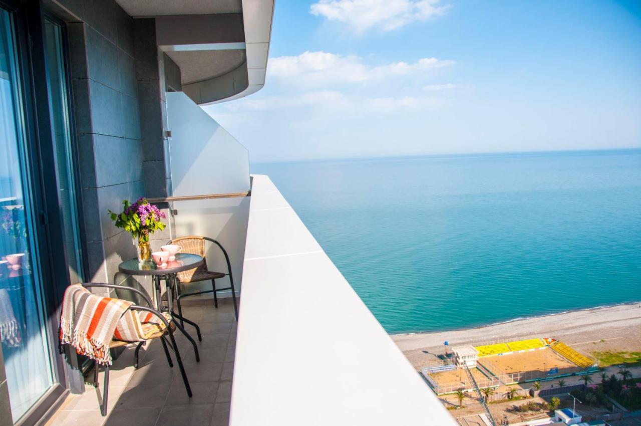 Sea View Apartment Near To The Dancing And Music Fountains 巴统 外观 照片