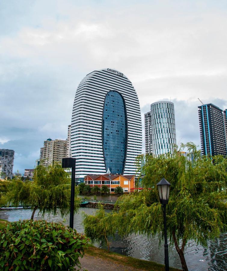 Sea View Apartment Near To The Dancing And Music Fountains 巴统 外观 照片